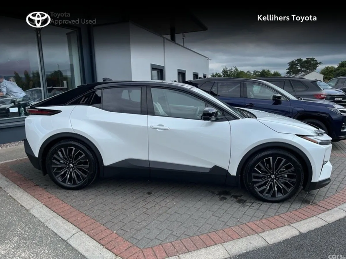 Toyota C-HR Estate, Electric, 2026, White