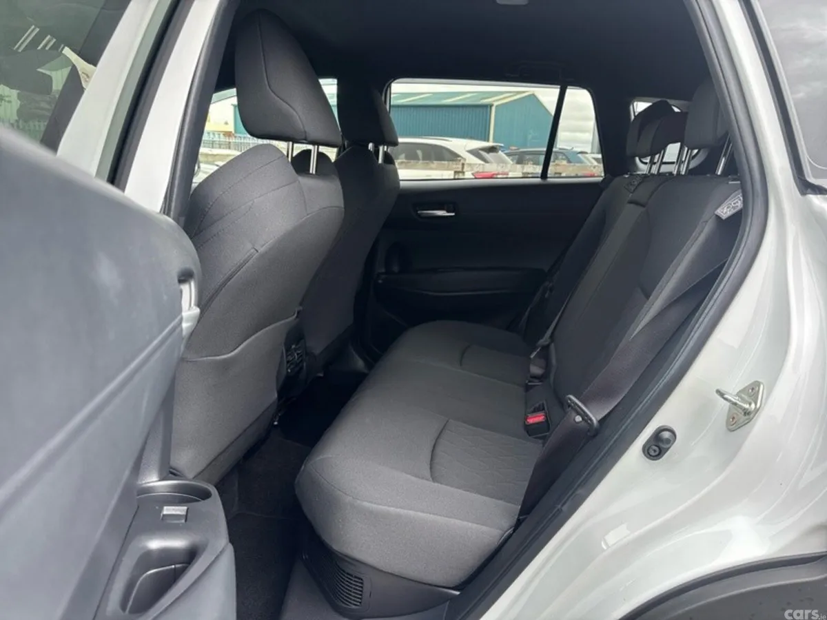 Toyota Corolla Cross Hatchback, Petrol Hybrid, 2025, White