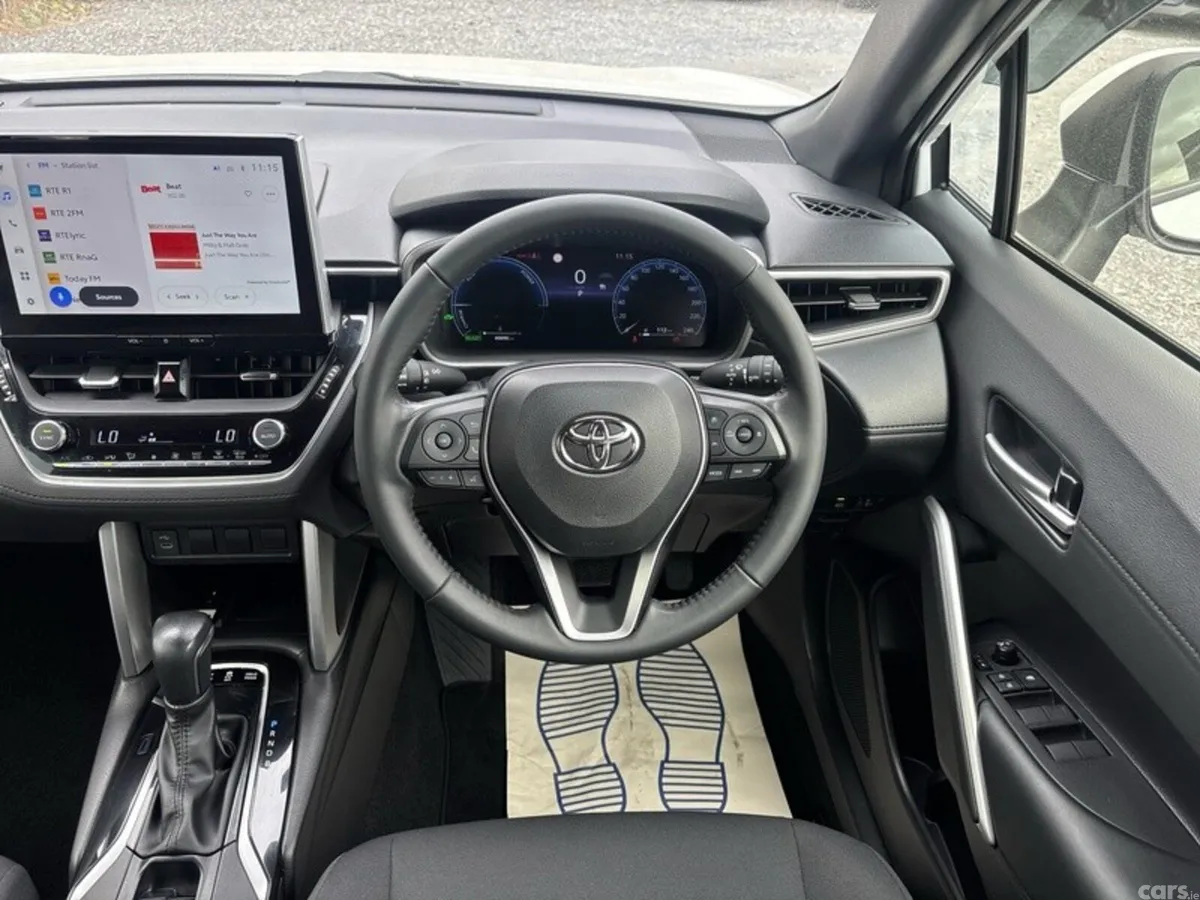 Toyota Corolla Cross Hatchback, Petrol Hybrid, 2025, White