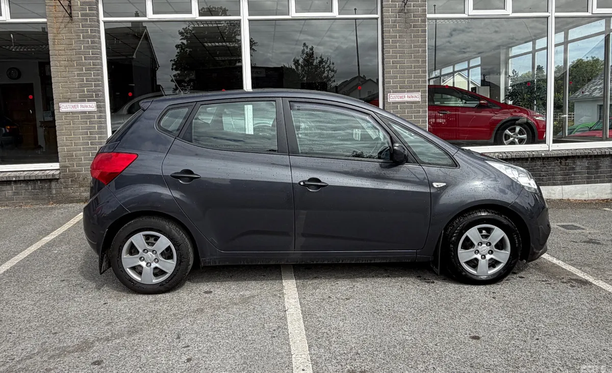 Kia Venga MPV, Petrol, 2019, Grey
