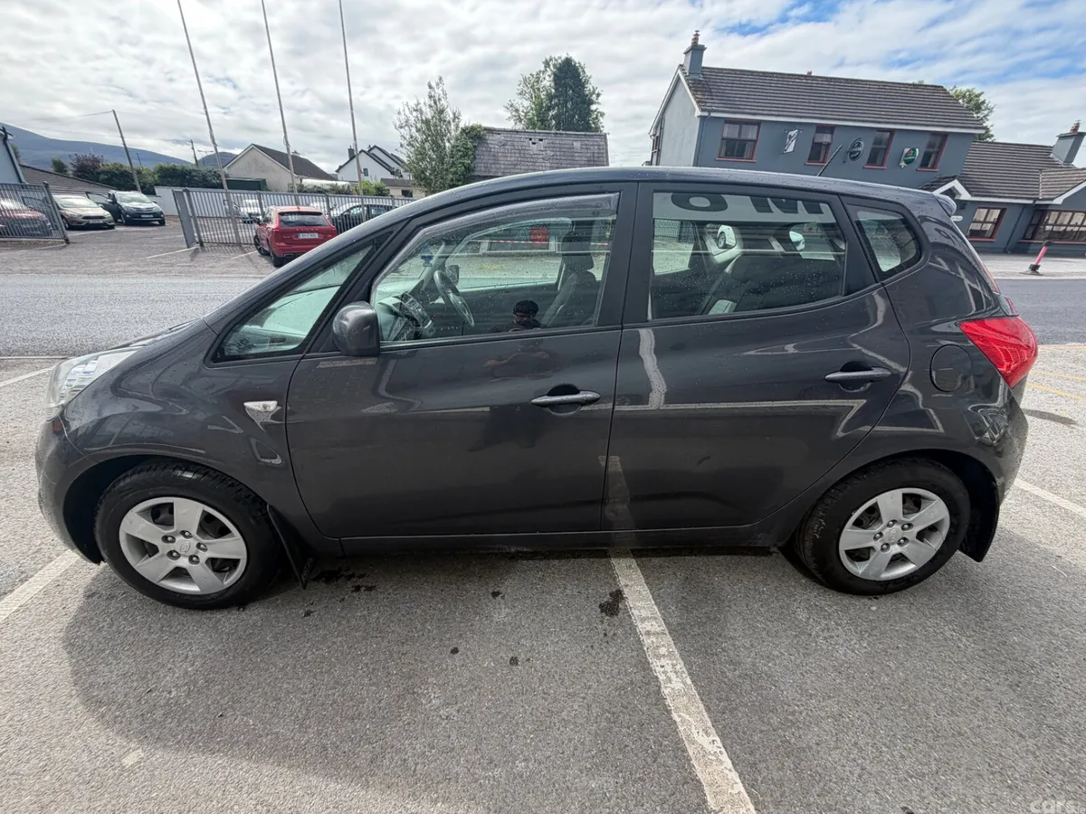 Kia Venga MPV, Petrol, 2019, Grey