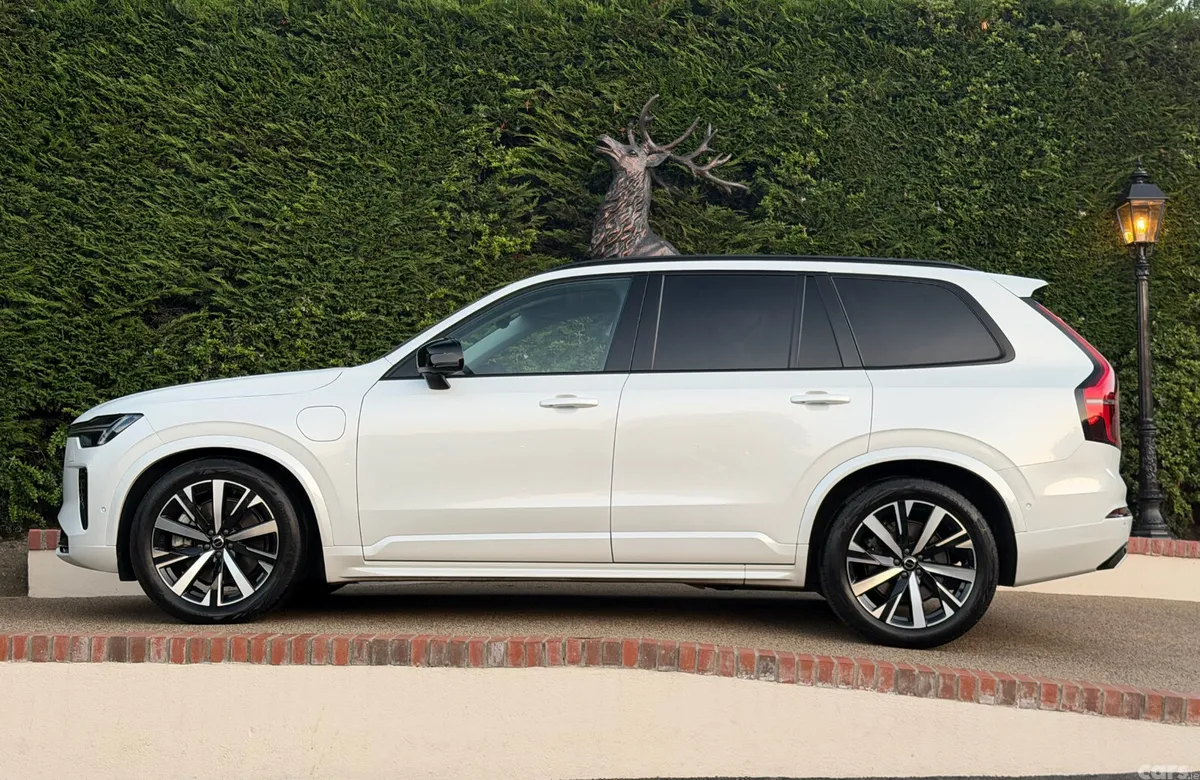 Volvo XC90 SUV, Petrol Plug-in Hybrid, 2025, White