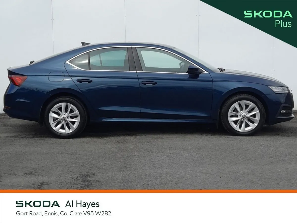 Skoda Octavia Saloon, Diesel, 2024, Blue