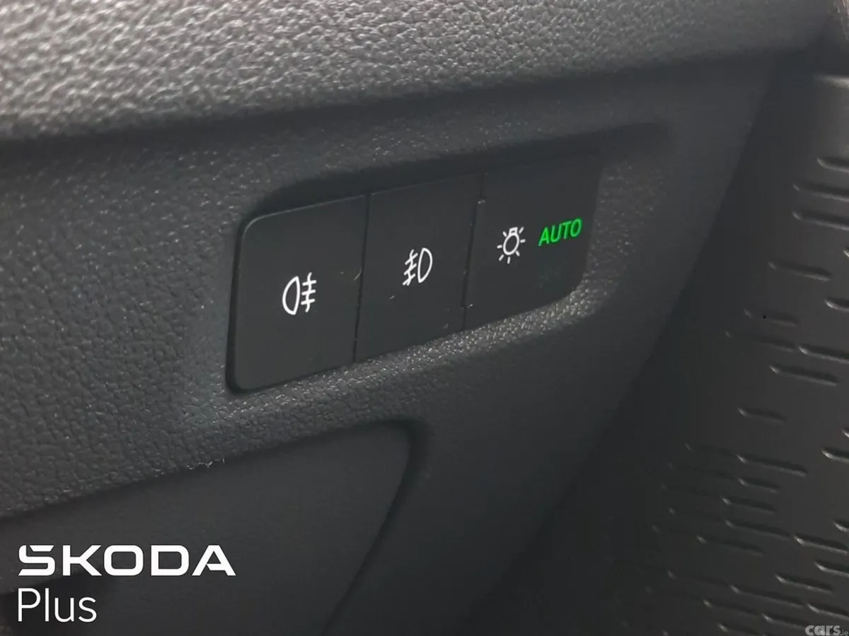 Skoda Octavia Saloon, Diesel, 2024, Blue