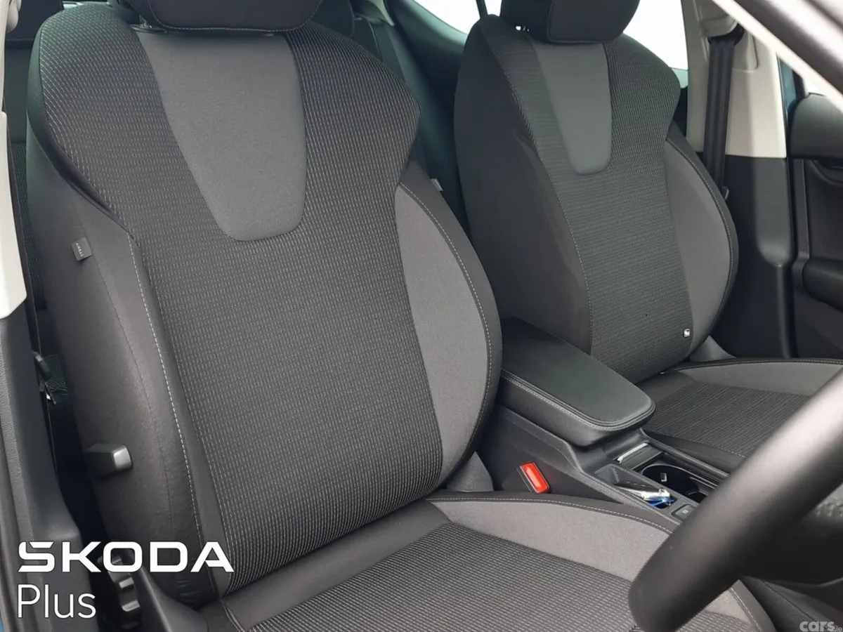 Skoda Octavia Saloon, Diesel, 2024, Blue