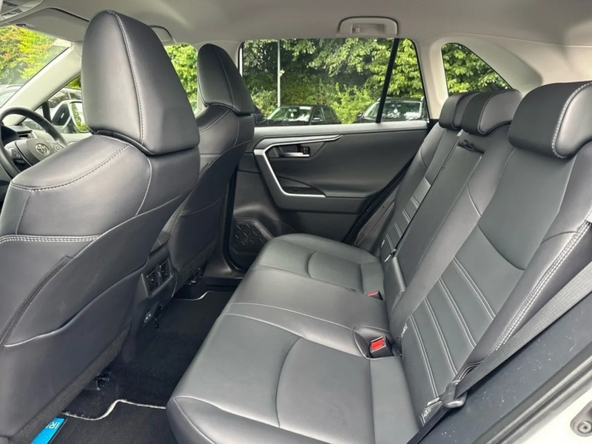 Toyota RAV4 SUV, Petrol Hybrid, 2024, White