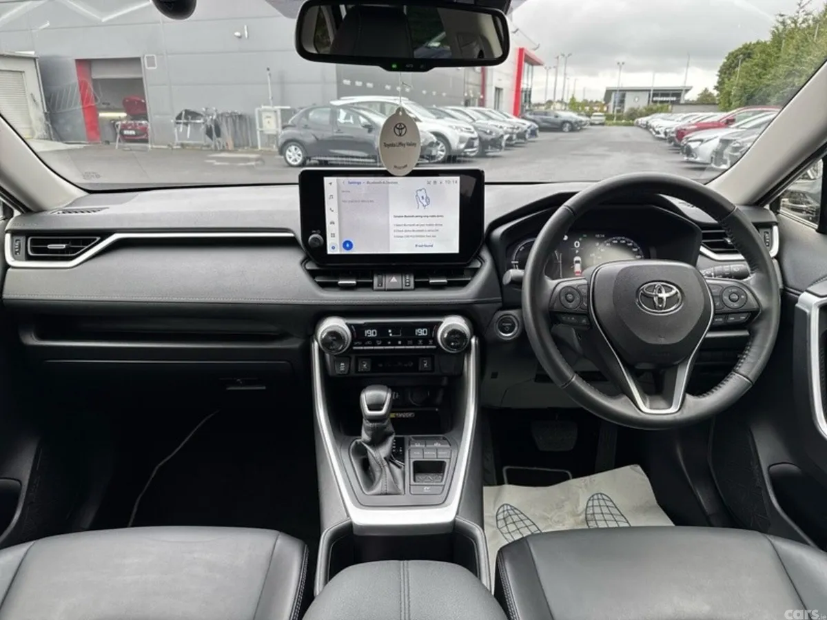 Toyota RAV4 SUV, Petrol Hybrid, 2024, White