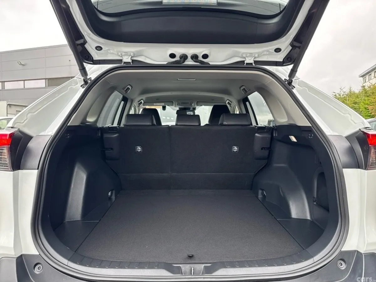 Toyota RAV4 SUV, Petrol Hybrid, 2024, White