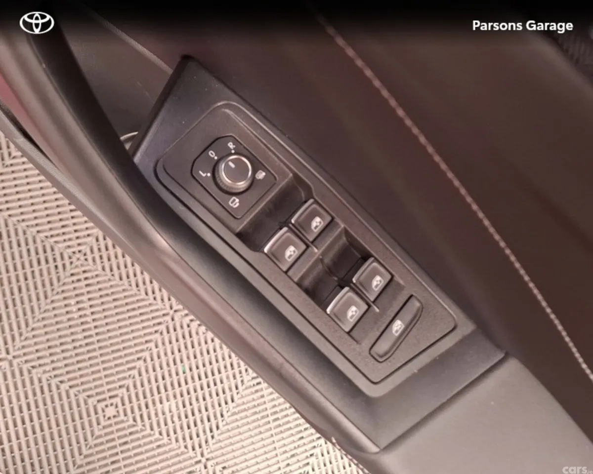 Volkswagen T-Roc Estate, Diesel, 2024, Red