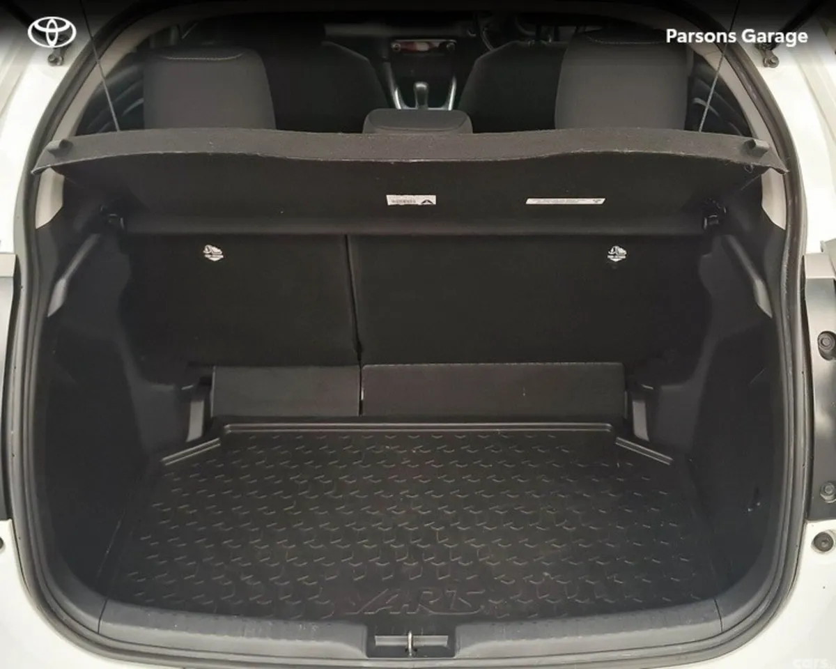 Toyota Yaris Hatchback, Petrol Hybrid, 2023, White