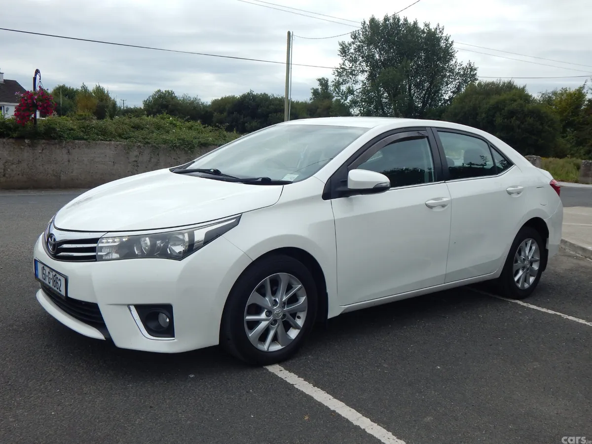 Toyota Corolla Saloon, Diesel, 2015, White