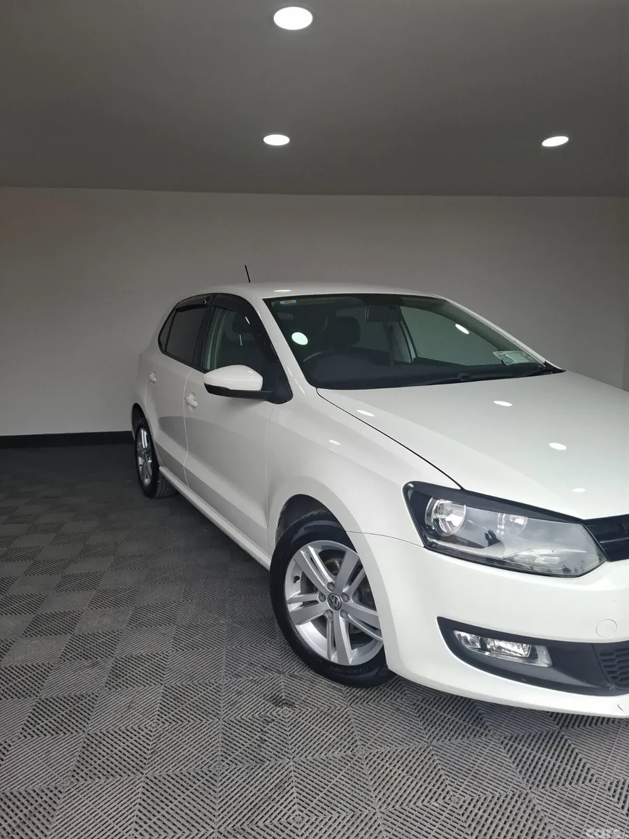 Volkswagen Polo Hatchback, Petrol, 2014, White