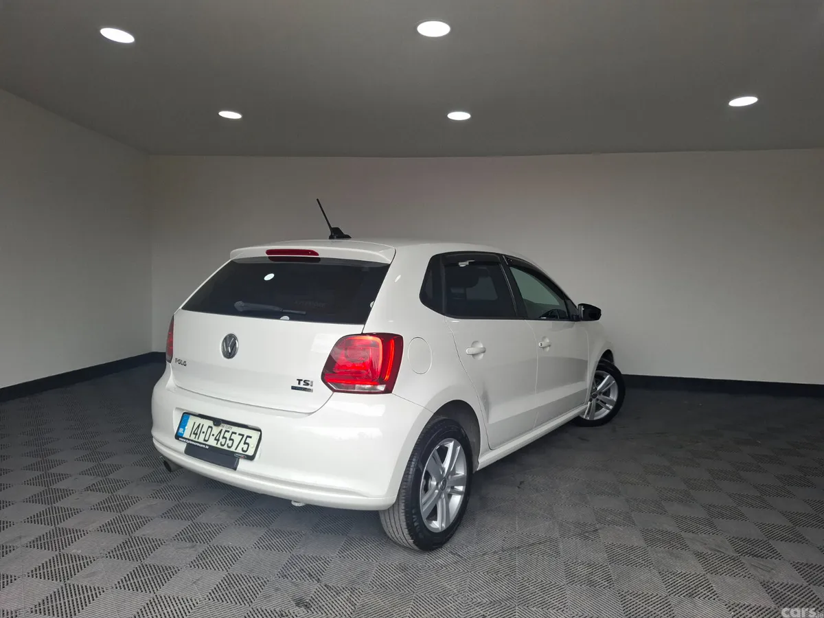 Volkswagen Polo Hatchback, Petrol, 2014, White