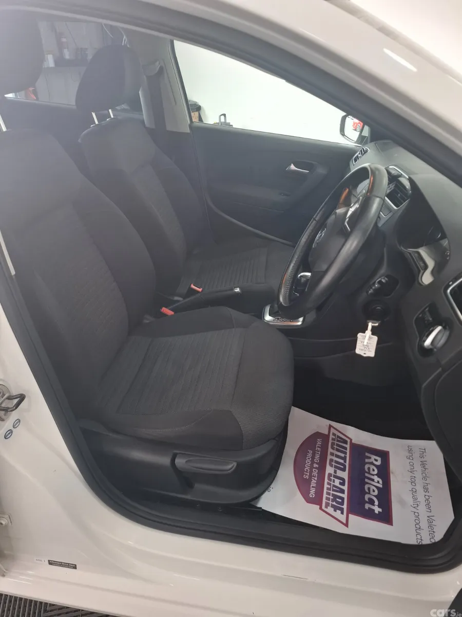 Volkswagen Polo Hatchback, Petrol, 2014, White