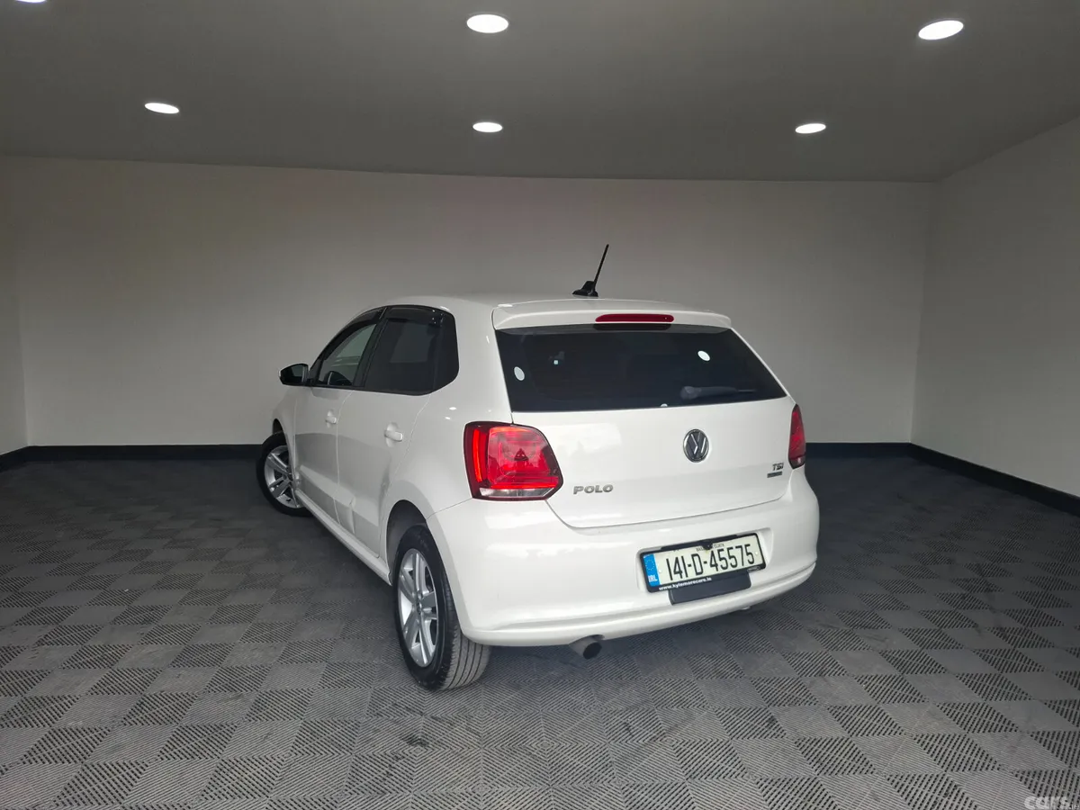 Volkswagen Polo Hatchback, Petrol, 2014, White