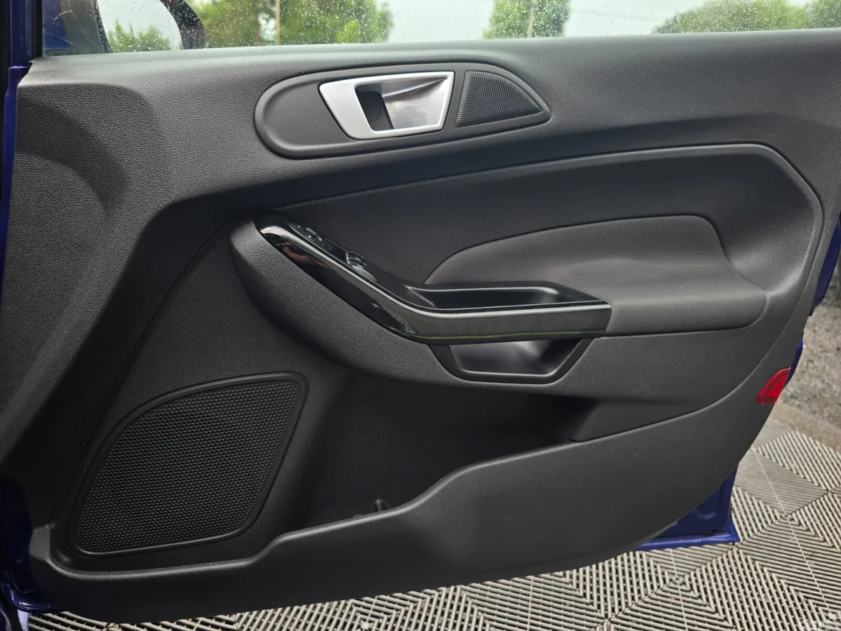 Ford Fiesta Hatchback, Petrol, 2015, Blue