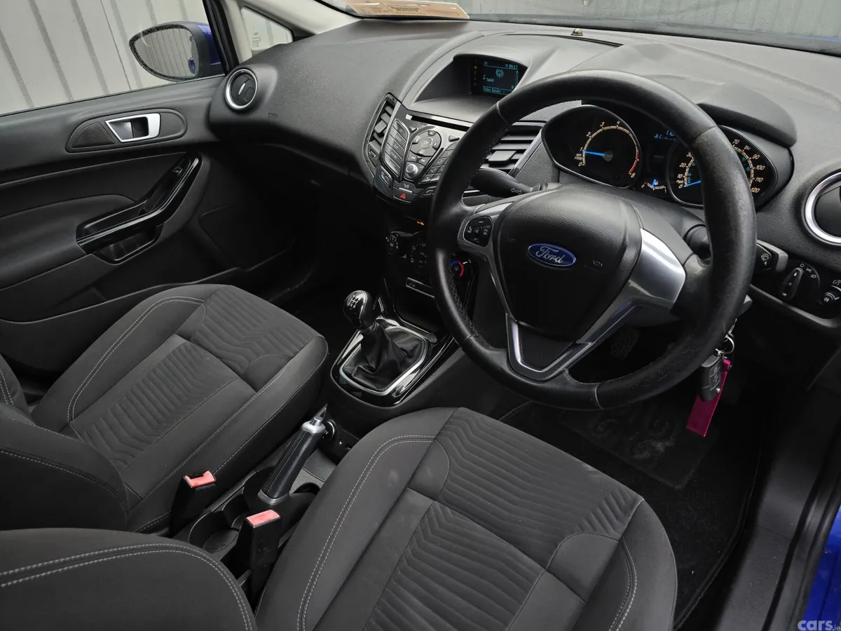 Ford Fiesta Hatchback, Petrol, 2015, Blue