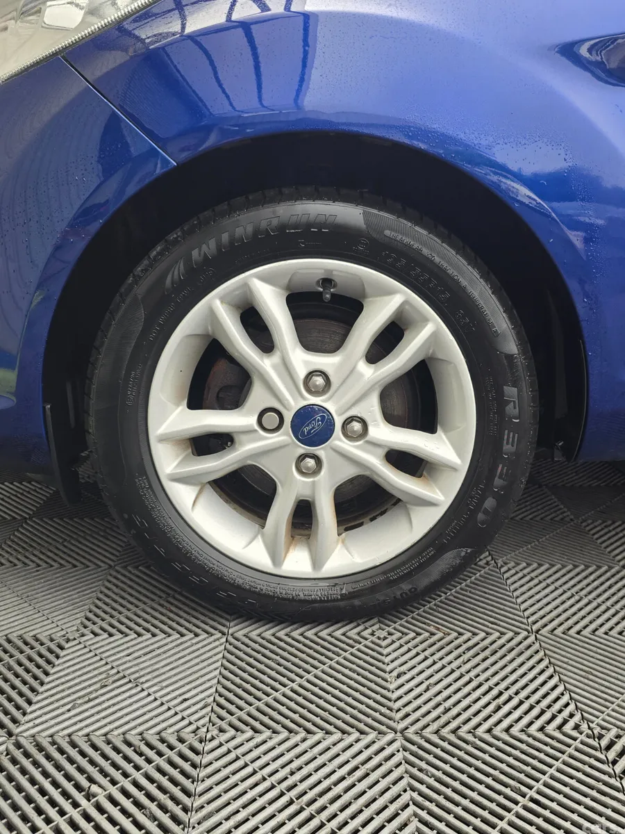 Ford Fiesta Hatchback, Petrol, 2015, Blue