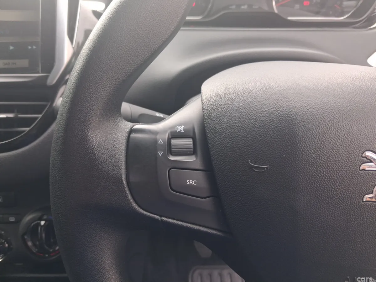 Peugeot 208 Hatchback, Petrol, 2015, Silver