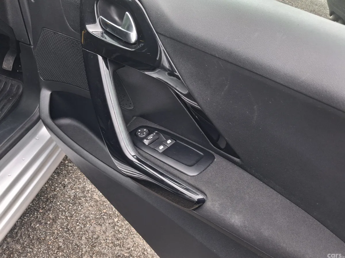 Peugeot 208 Hatchback, Petrol, 2015, Silver