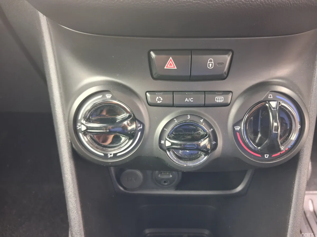 Peugeot 208 Hatchback, Petrol, 2015, Silver