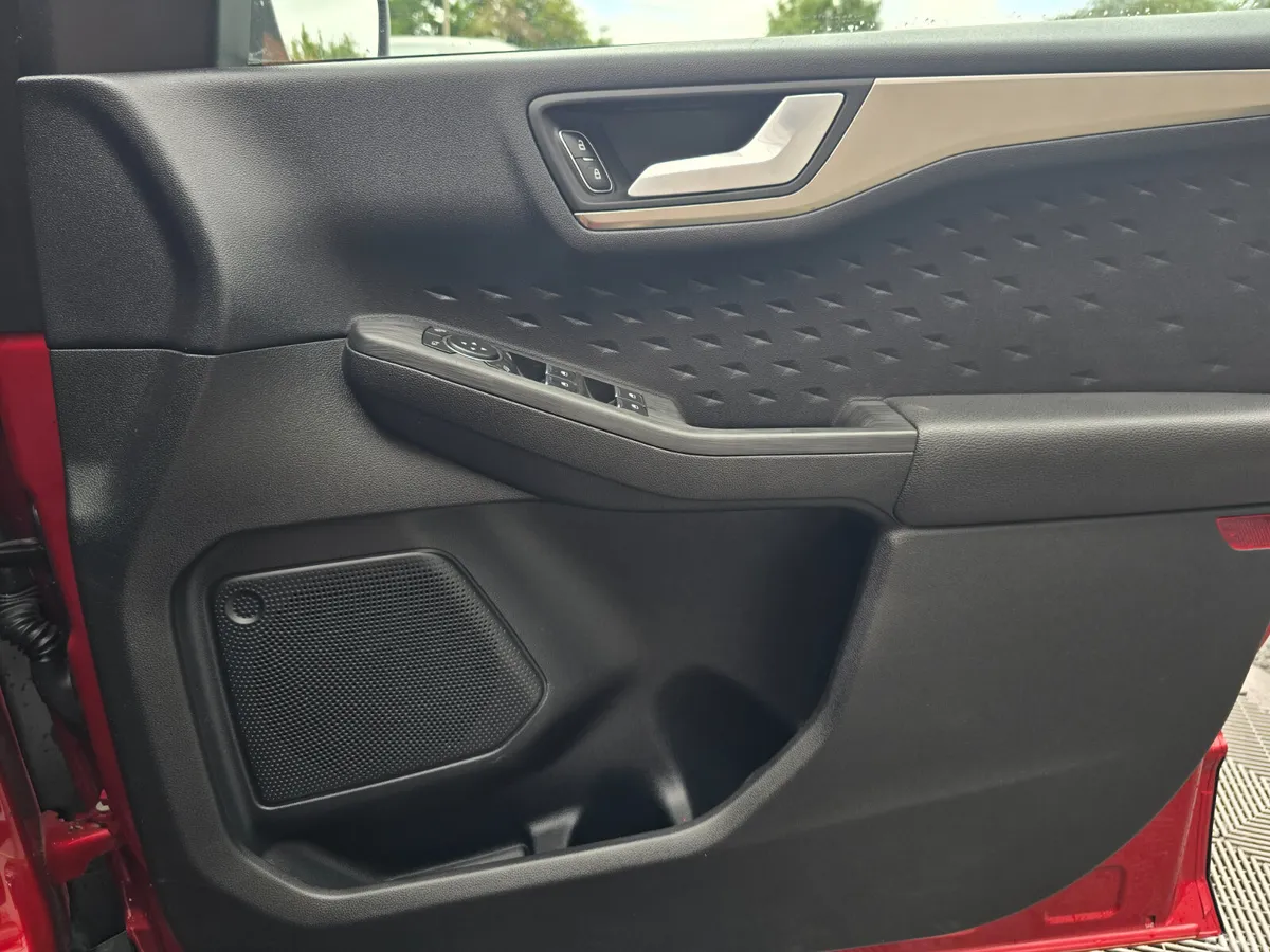 Ford Kuga SUV, Diesel, 2020, Red