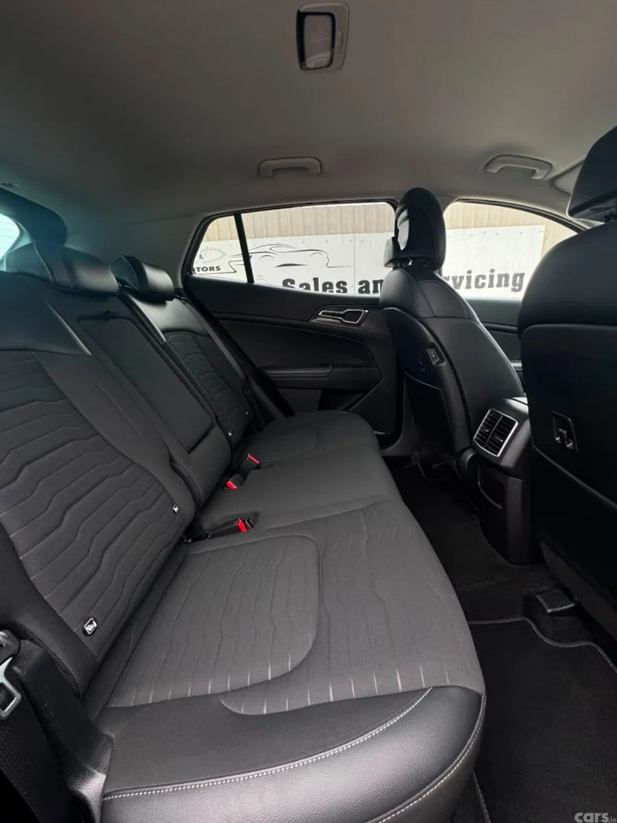 Kia Sportage SUV, Diesel Hybrid, 2023, Black