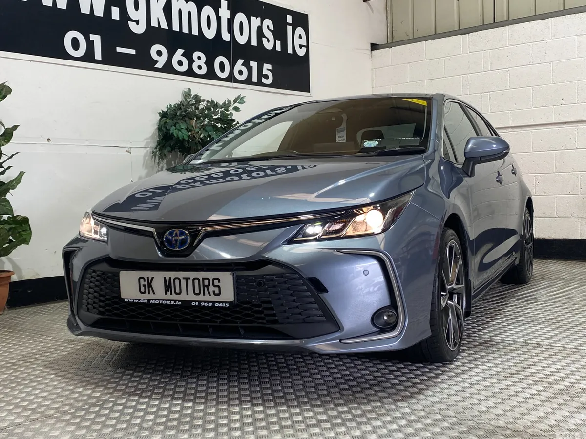 Toyota Corolla Saloon, Petrol Hybrid, 2023, Grey