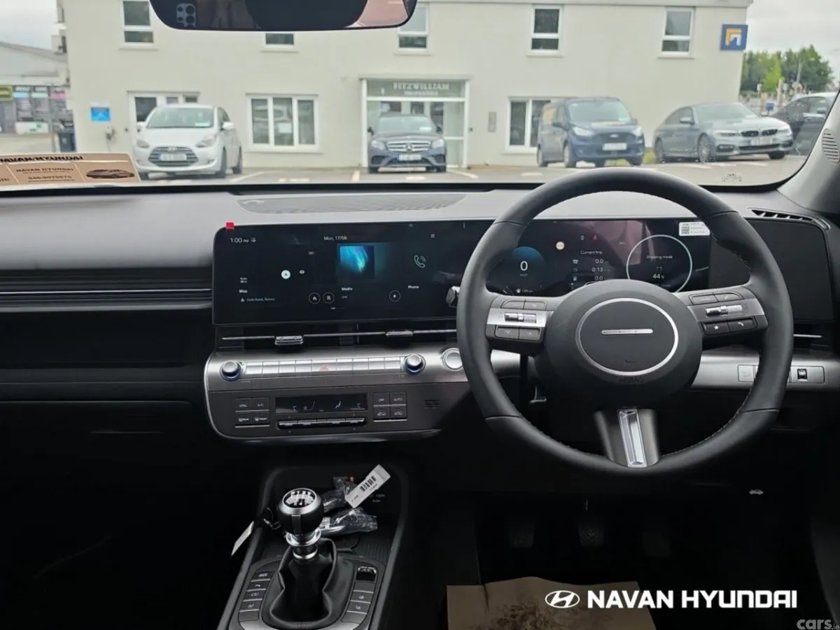 Hyundai KONA MPV, Petrol, 2026, White