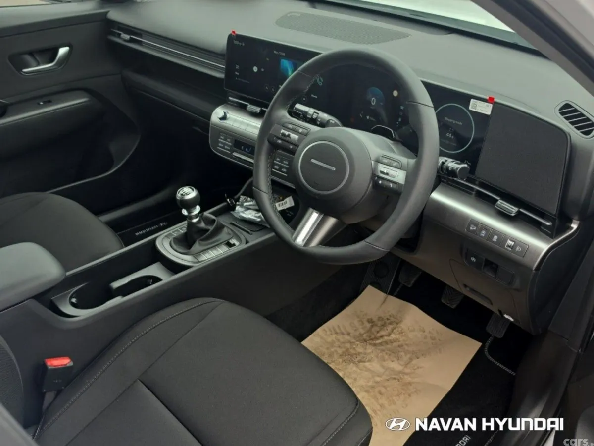 Hyundai KONA MPV, Petrol, 2026, White