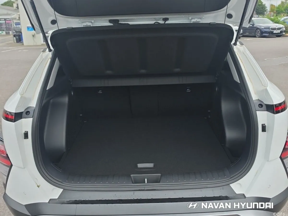 Hyundai KONA MPV, Petrol, 2026, White