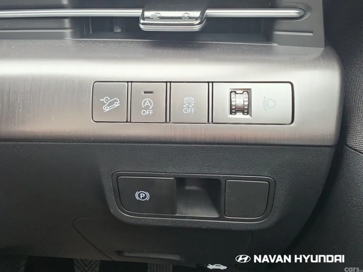 Hyundai KONA MPV, Petrol, 2026, White