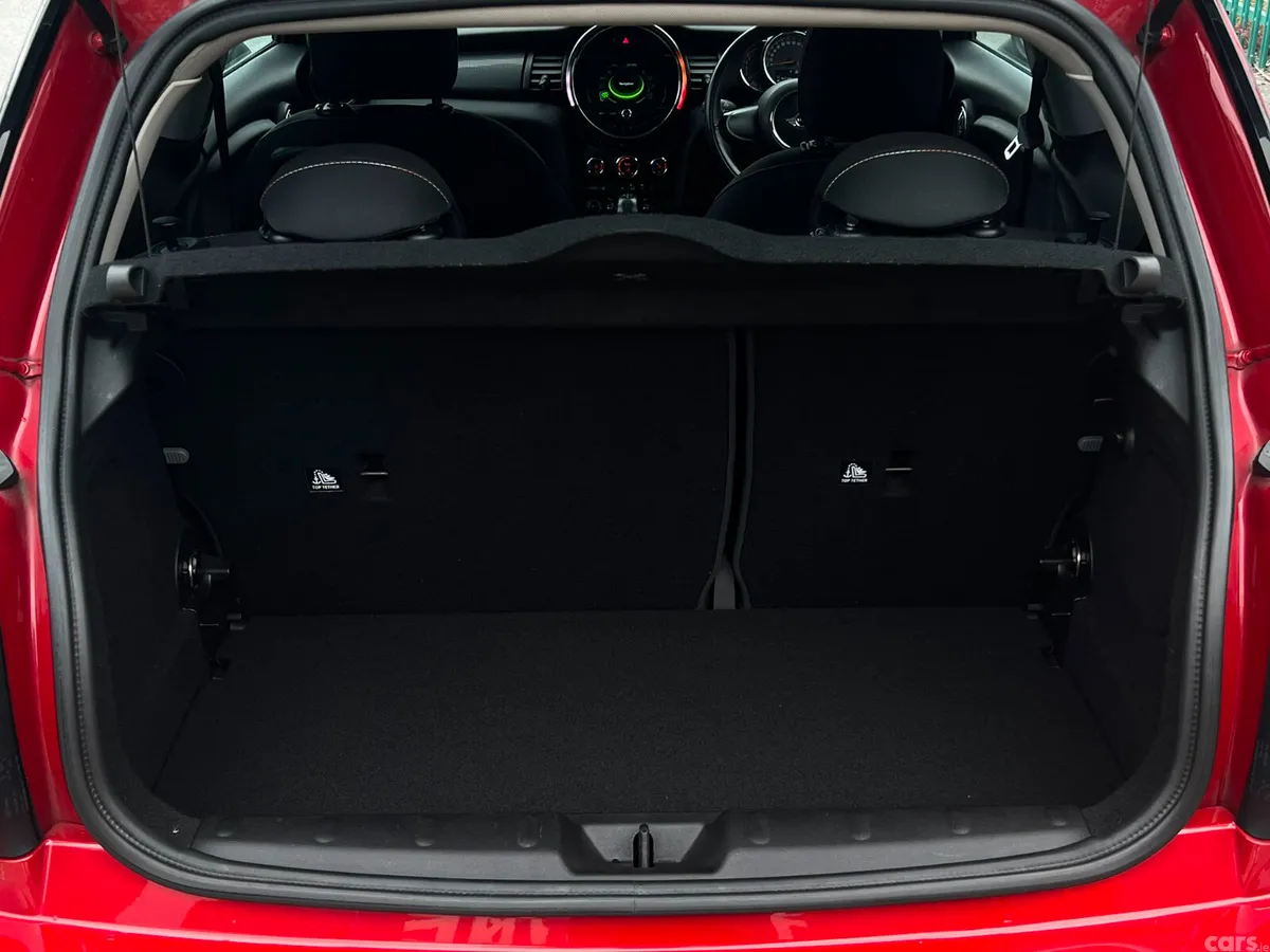 Mini Mini Hatchback, Diesel, 2017, Red