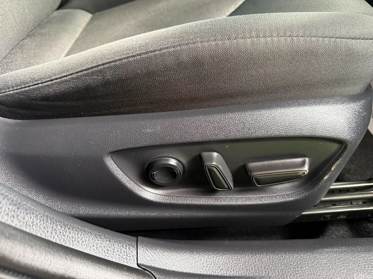 Toyota Camry Saloon, Petrol Hybrid, 2019, Black
