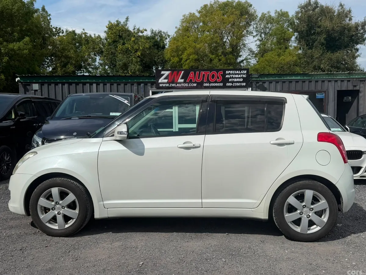 Suzuki Swift Hatchback, Petrol, 2009, White