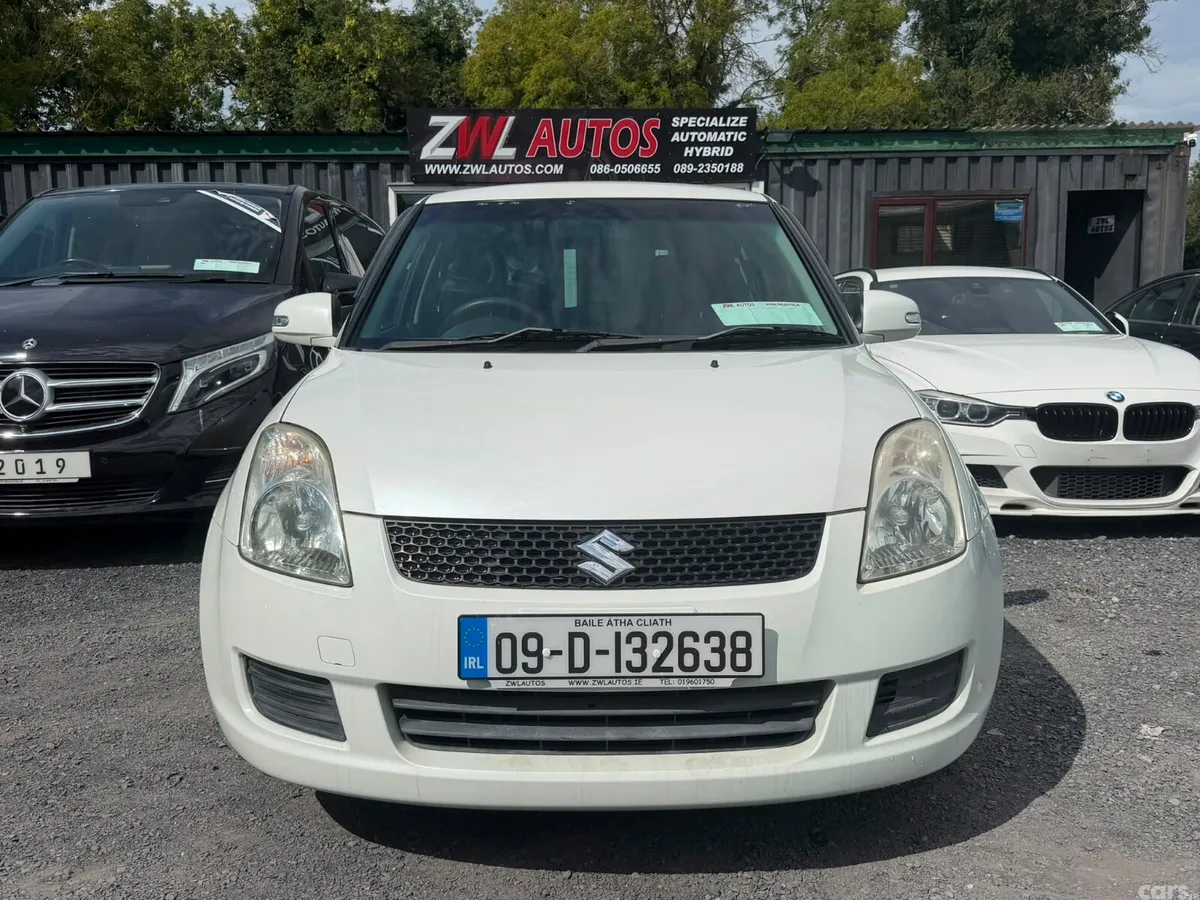 Suzuki Swift Hatchback, Petrol, 2009, White