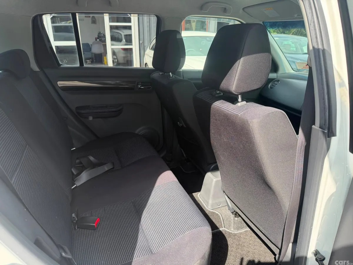 Suzuki Swift Hatchback, Petrol, 2009, White