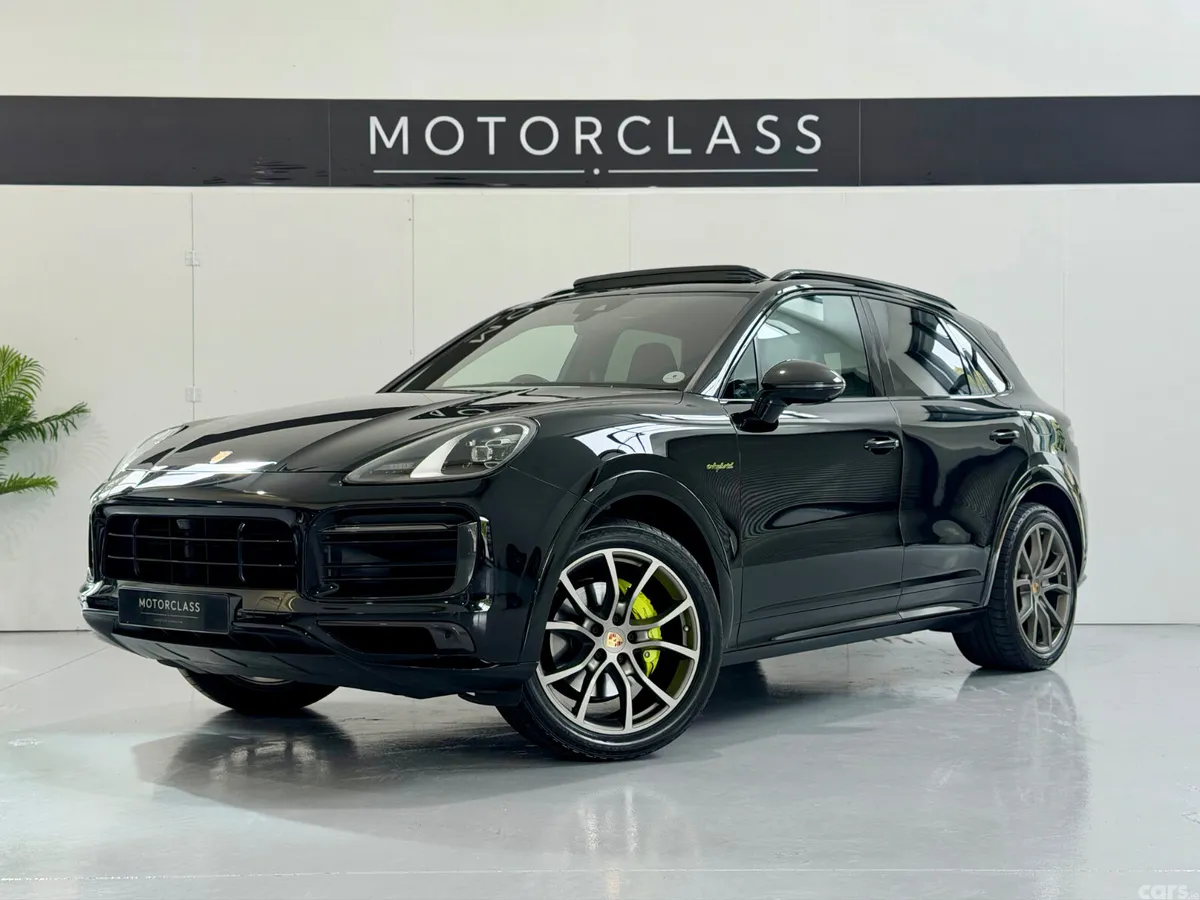 Porsche Cayenne SUV, Petrol Plug-in Hybrid, 2023, Black