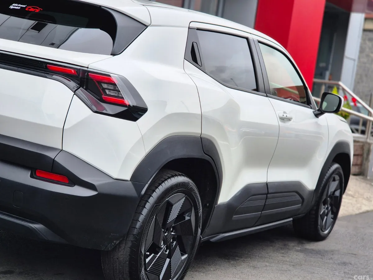 Suzuki Vitara SUV, Electric, 2026, White