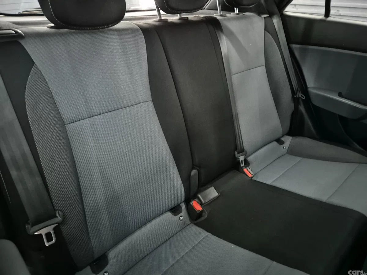 Hyundai i20 Hatchback, Petrol, 2017, White