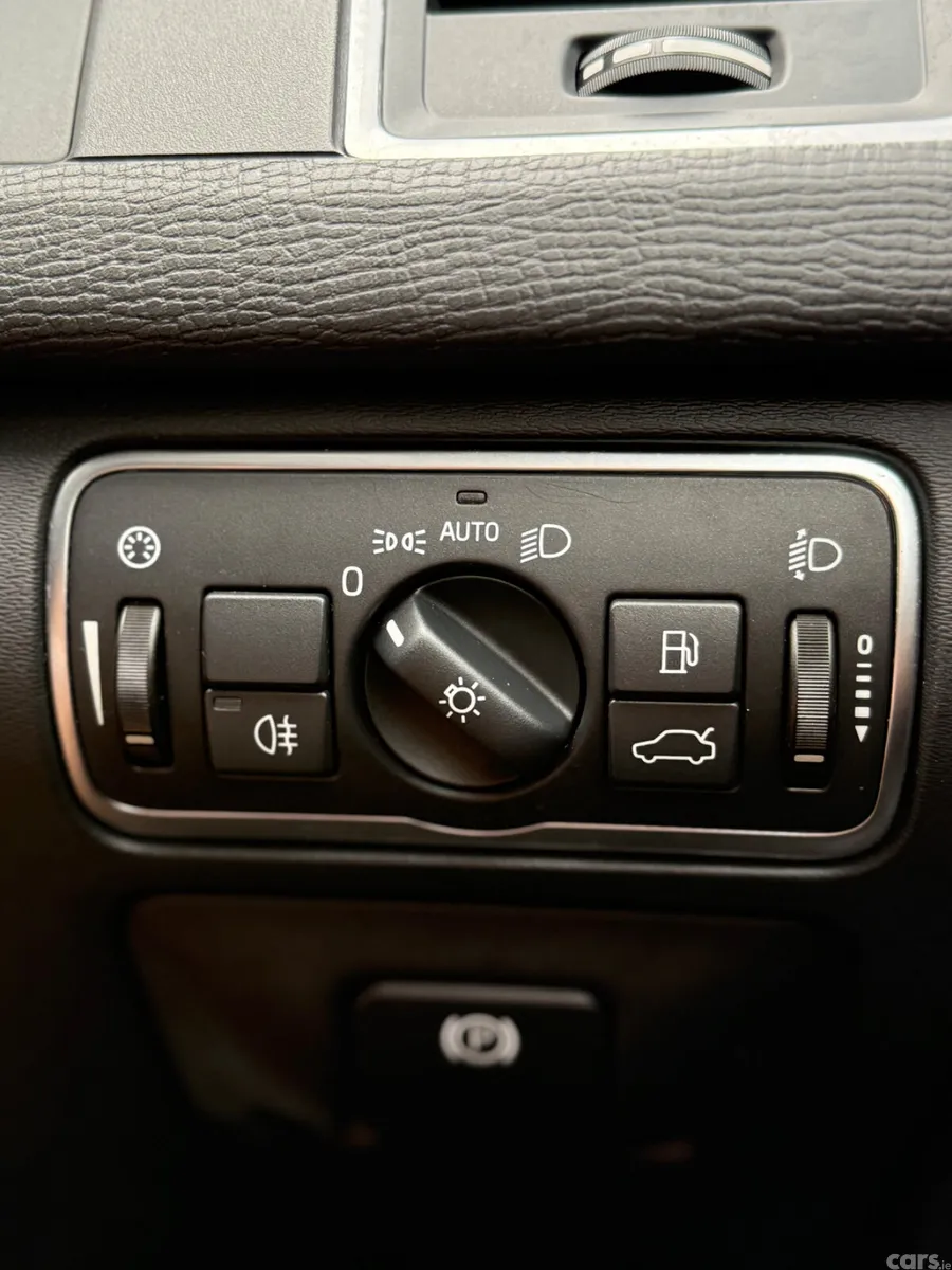 Volvo XC60 SUV, Diesel, 2017, Black