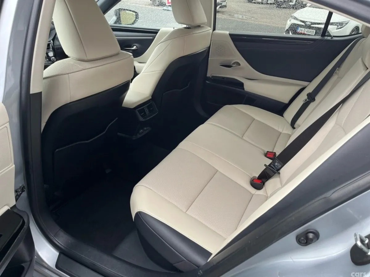 Lexus ES Saloon, Petrol Hybrid, 2023, Grey