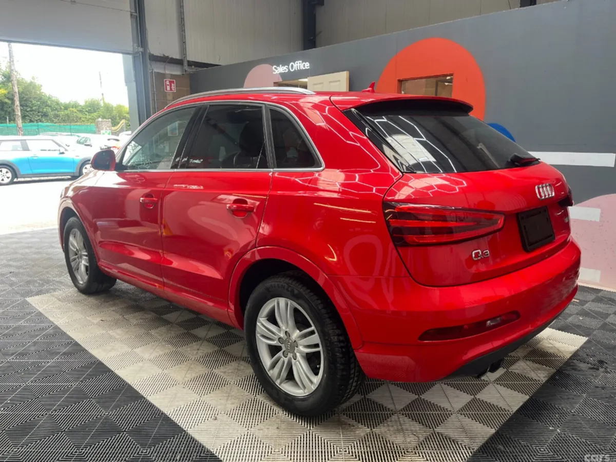Audi Q3 SUV, Petrol, 2015, Red