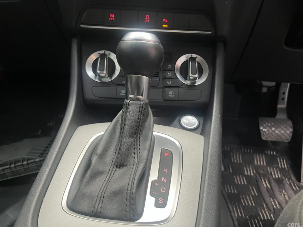 Audi Q3 SUV, Petrol, 2015, Red