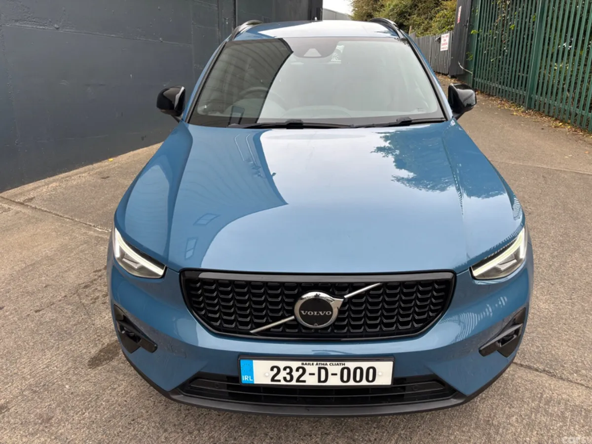 Volvo XC40 SUV, Petrol Plug-in Hybrid, 2023, Grey