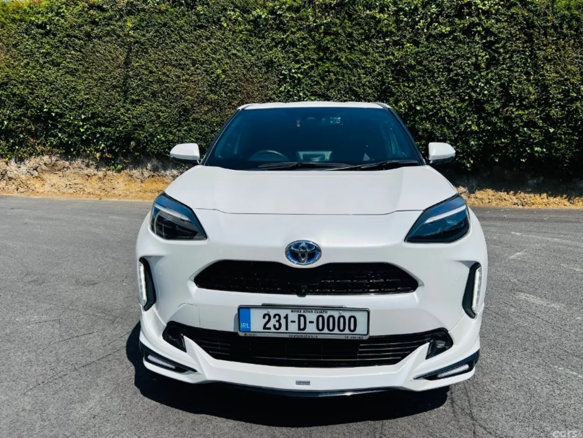 Toyota Yaris Cross SUV, Petrol Hybrid, 2023, White