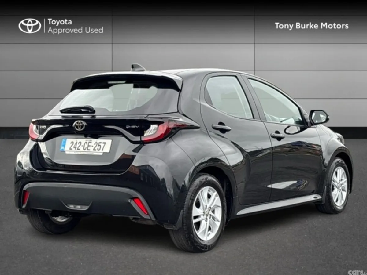 Toyota Yaris Hatchback, Petrol Hybrid, 2024, Black