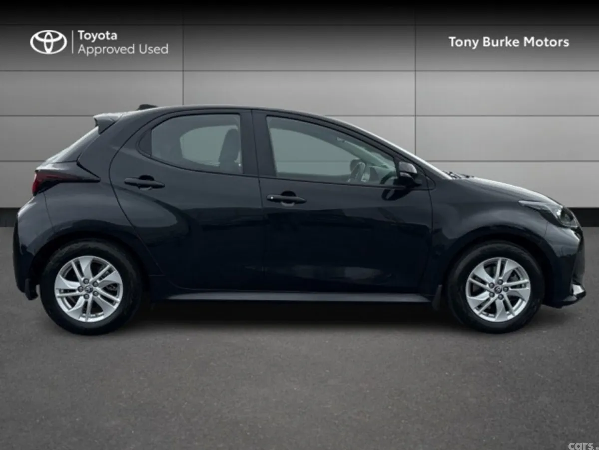 Toyota Yaris Hatchback, Petrol Hybrid, 2024, Black