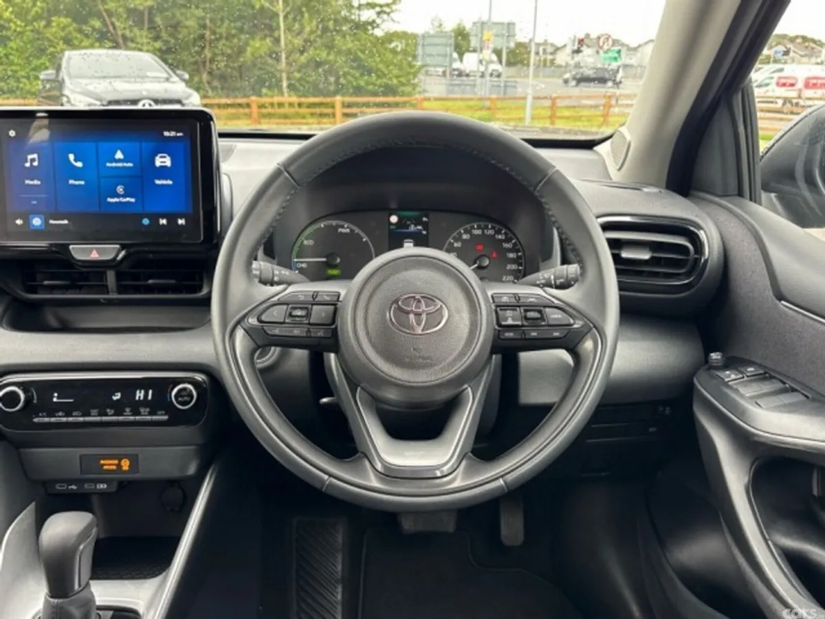 Toyota Yaris Hatchback, Petrol Hybrid, 2024, Black