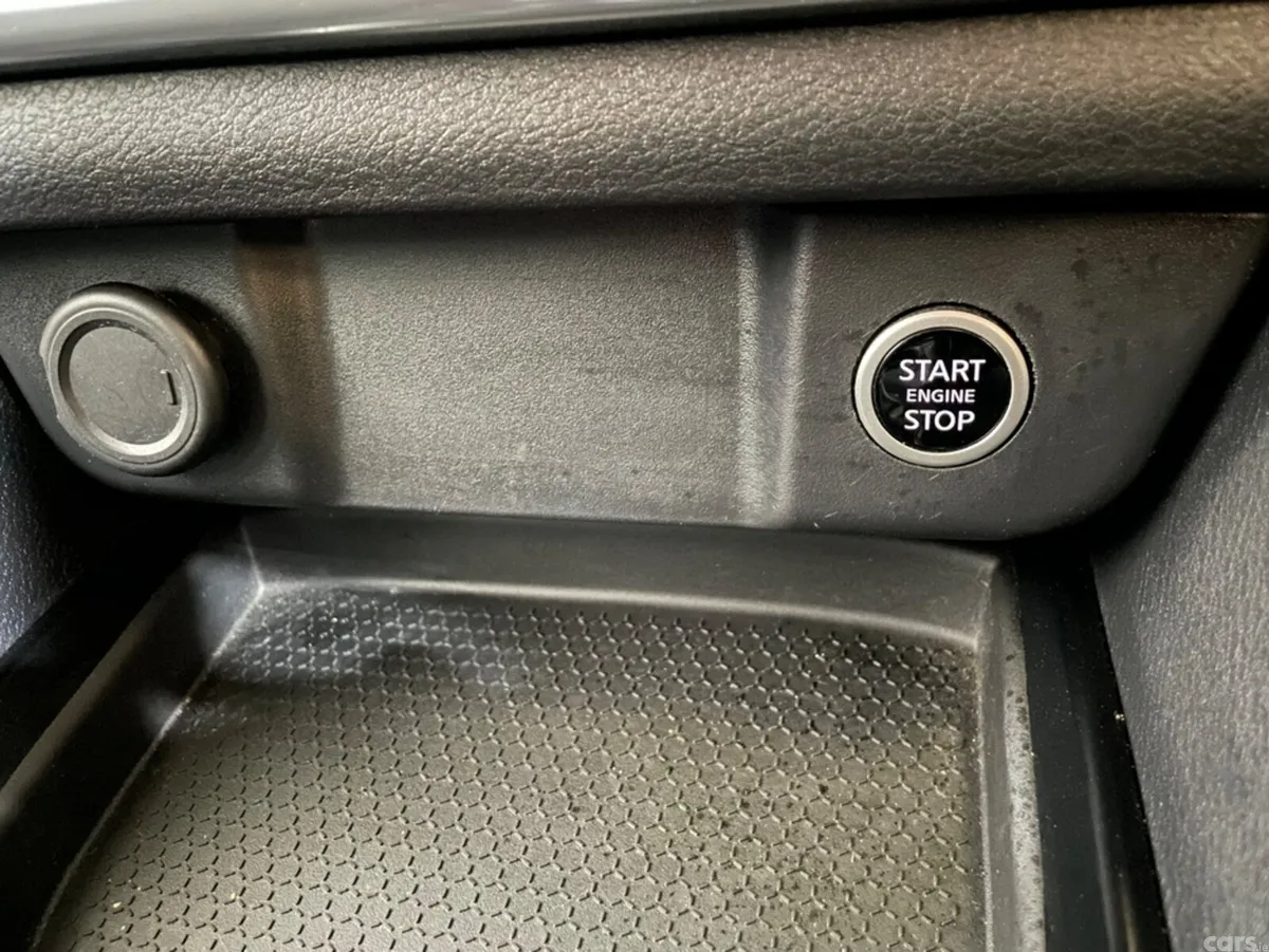 Nissan Qashqai MPV, Petrol, 2022, Grey